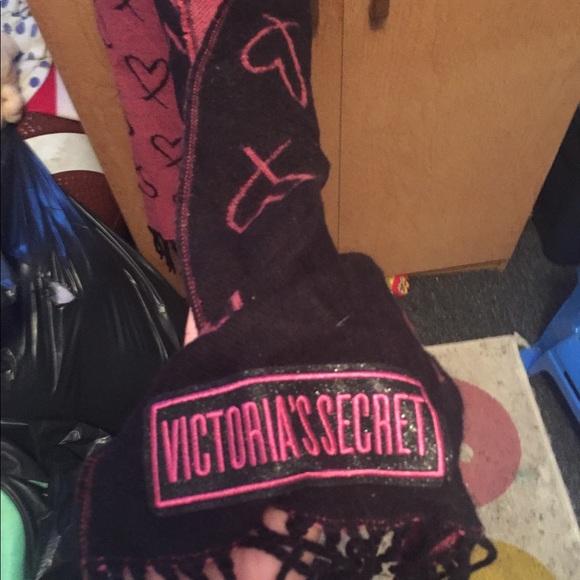 Victoria Secret Long Scarf - Picture 3 of 3
